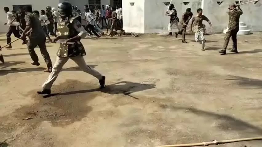 बालाघाट: किरनापुर में न्याय की मांग पर बवाल, लाठीचार्ज-आंसू गैस; PCC चीफ जीतू पटवारी बोले- जंगलराज का परिचय
