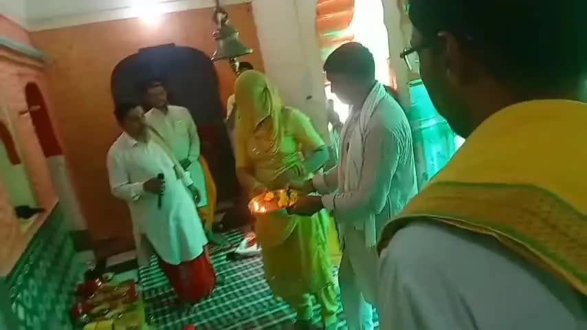 तारानगर: धीरवास बड़ा में गोगाजी महाराज की मूर्ति की प्राण प्रतिष्ठा, धार्मिक मंत्रोच्चार के बीच हुआ विधिवत आयोजन
