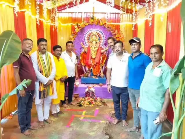 কাঞ্চনপুর: ধর্মনগর পুরাতন মোটর স্ট্যান্ড এলাকায় ব্যবসায়ী সমিতির উদ্যোগে আয়োজিত গণেশ পূজাতে উপস্থিত বিধায়ক