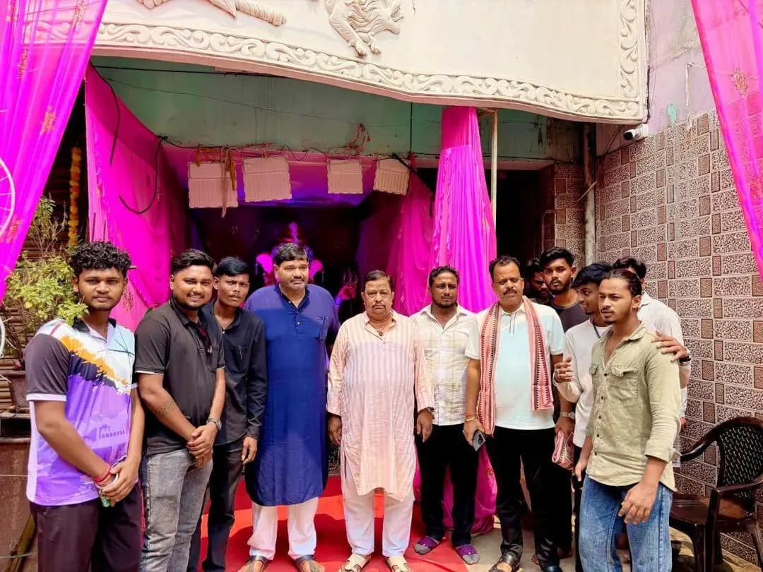 କଟକ ପୌରାଞ୍ଚଳ: କଟକର ପୂଜା ମଣ୍ଡପ କାର୍ଯ୍ୟକର୍ତ୍ତାଙ୍କ ସହ ସଭାସଦ ଦେବାଶିଷ ସାମନ୍ତରାୟଙ୍କ ଆଲୋଚନା