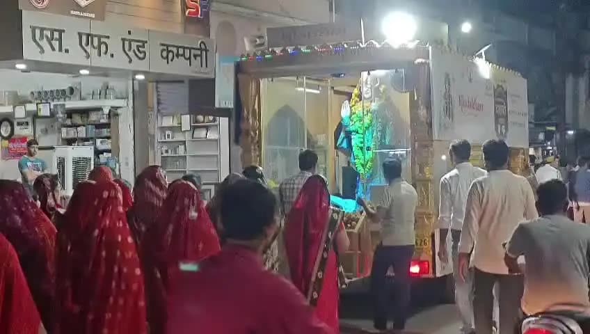 बड़वानी: पाटीदार समाज की कुलदेवी मां खोडल रथ का अंजड नगर में आगमन समाजजनों ने किया स्वागत