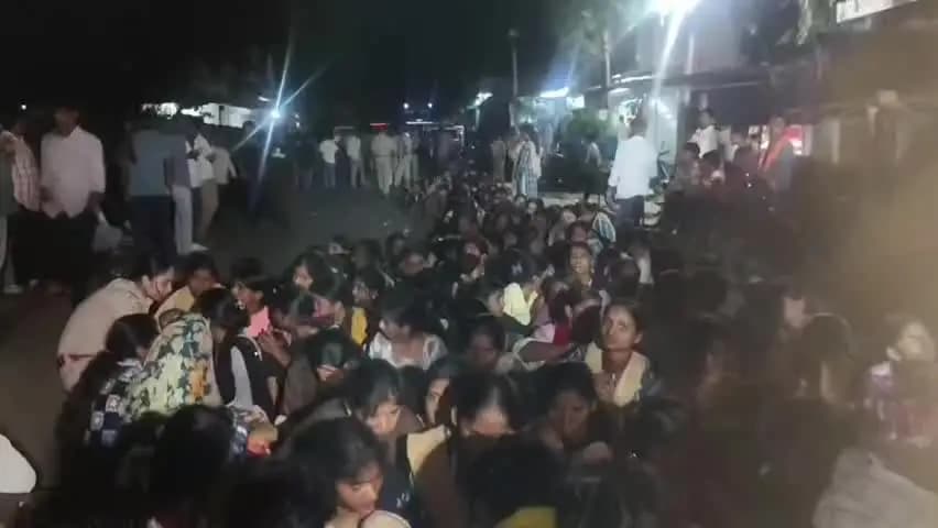 निवाली: कस्तूरबा गांधी छात्रावास की 100 से अधिक छात्राओं का पैदल मार्च, 7 घंटे बाद लिखित आदेश पर खत्म हुआ प्रदर्शन
