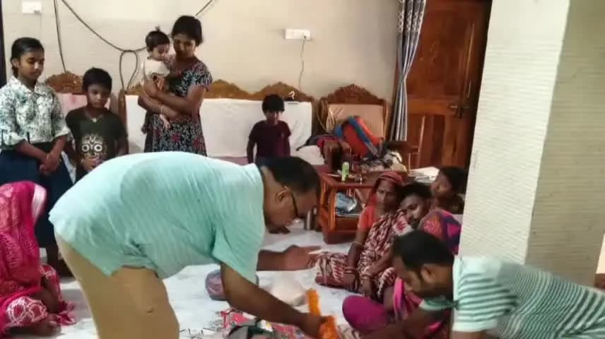 ସିମୁଳିଆ: ଜାମୁଝାଡି ପଞ୍ଚାୟତର ନିରାକାର ନାୟକଙ୍କ ପୂଜ୍ୟ ପିତା ଲକ୍ଷ୍ମୀଧର ନାୟକଙ୍କ ଦେହାନ୍ତ,ଗଭୀର ଶ୍ରଦ୍ଧାଞ୍ଜଳି ଜ୍ଞାପନ କଲେ ପୂର୍ବତନ ବିଧାୟକ
