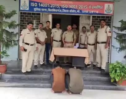 सीहोर: बिलकिसगंज थाना पुलिस ने ग्राम सोहनखेड़ा में हुई चोरी का खुलासा कर 2 आरोपियों को गिरफ्तार किया