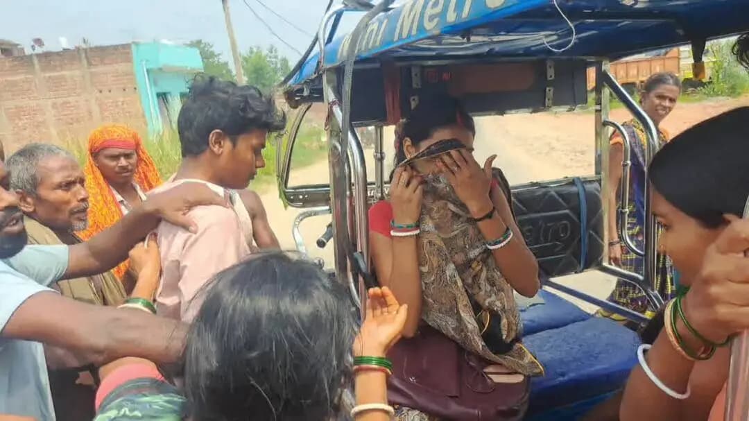 अरियरी: रौंदी मोड़ पर अनियंत्रित ई-रिक्शा ने वृद्ध महिला को मारी जोरदार ठोकर, हालत गंभीर