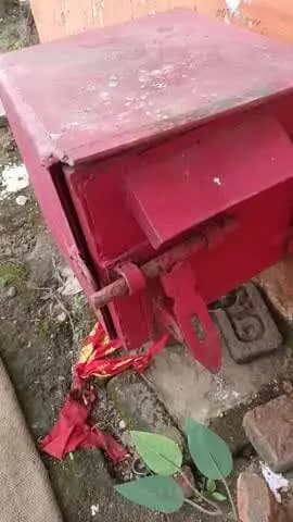 पिथोरिया थाना क्षेत्र के अंतर्गत कुम्हार टोली केला बागान हनुमान मंदिर का दान पेटी तोड़कर सारा कैस चोरी हो गया ।