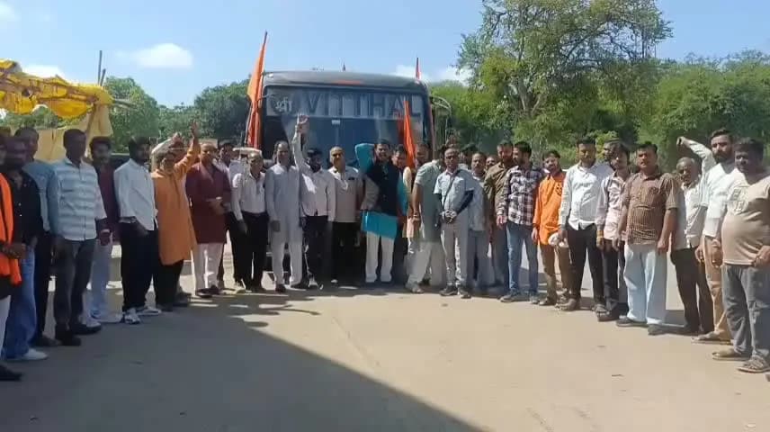 शाजापुर: खड़े हनुमान जी की प्रतिमा हटाने के विरोध में 300 से अधिक बजरंग दल कार्यकर्ता उज्जैन रवाना