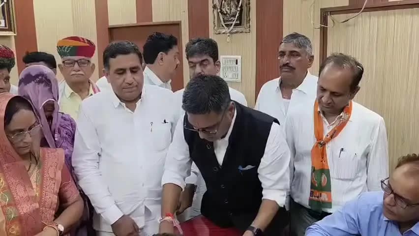 नागौर: नागौर नगर परिषद में सभापति के चुनाव के लिए भाजपा प्रत्याशी ने दाखिल किया नामांकन