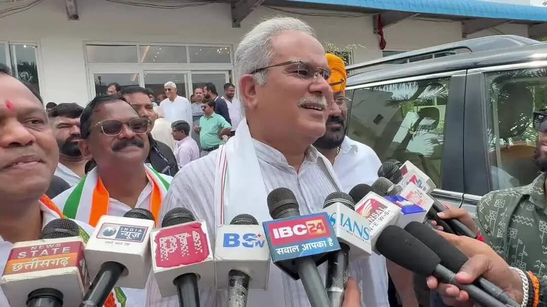 अंबिकापुर: रायपुर प्रेस क्लब में डिबेट के बाद पूर्व मुख्यमंत्री भूपेश बघेल ने प्रधानमंत्री और उपमुख्यमंत्री विजय शर्मा पर गंभीर आरोप लगाए
