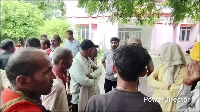 कर्वी: कर्वी बांदा मुख्य मार्ग में भंभई मोड़ खुटहा के पास ट्रक ने बाइक सवार 3 युवकों को रौंदा, एक घायल और दो की मौत