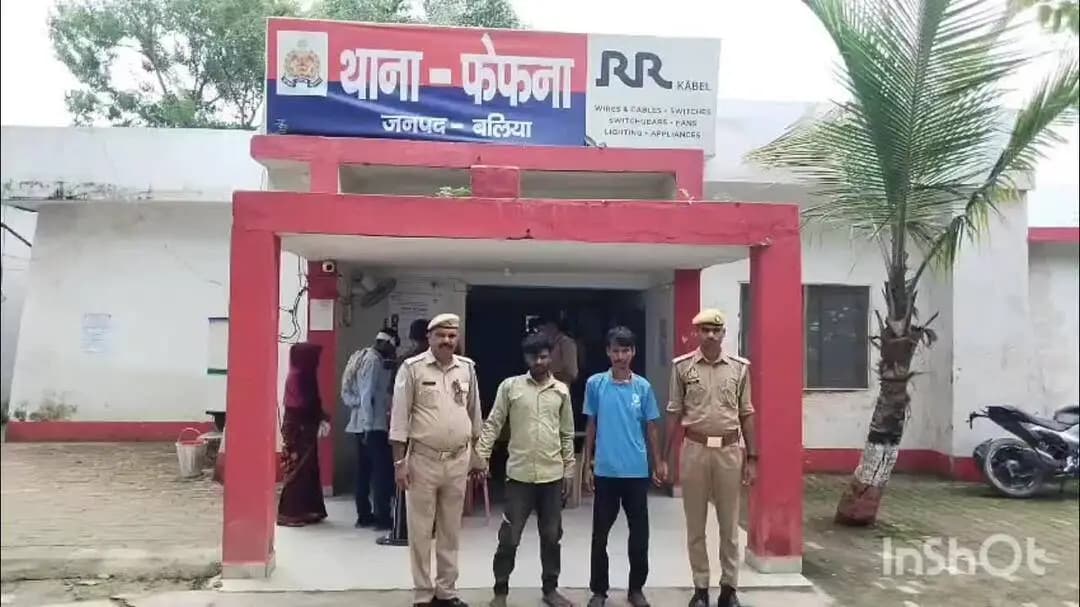 बलिया: खोरीपाकड़ रेलवे लाइन से पुलिस ने दो पशु चोरों को किया गिरफ्तार, बरामद की गईं दो गाय