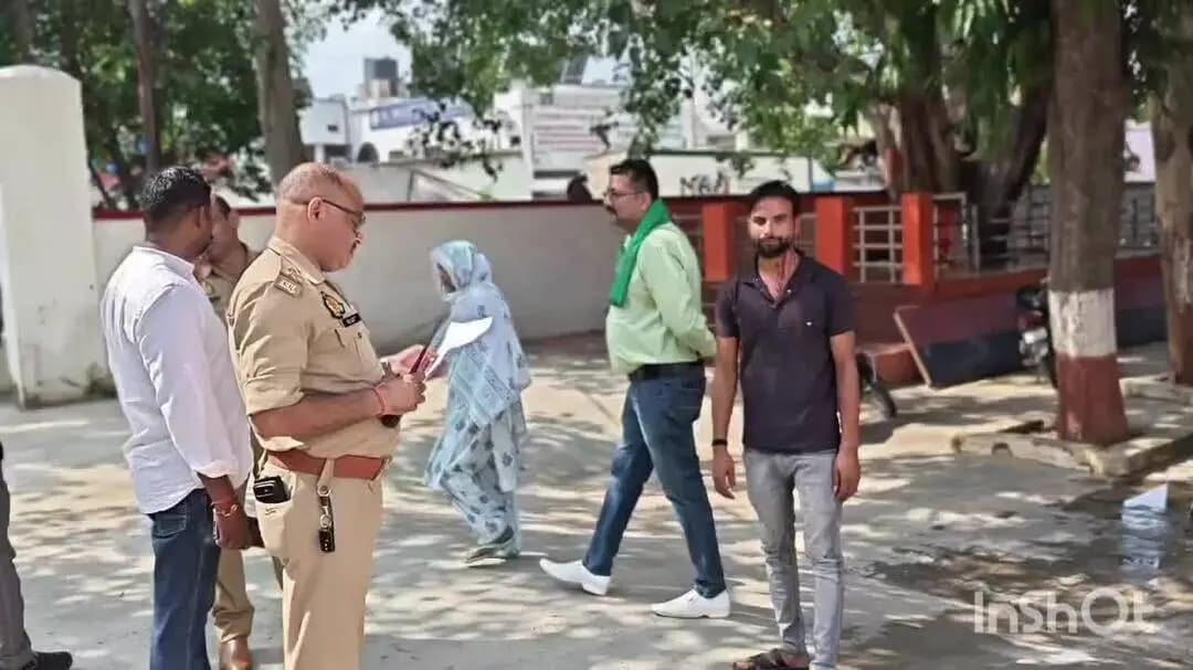 मैनपुरी: मैनपुरी कोतवाली क्षेत्र में ई-रिक्शा चालक के साथ दबंगों ने की मारपीट, किया घायल