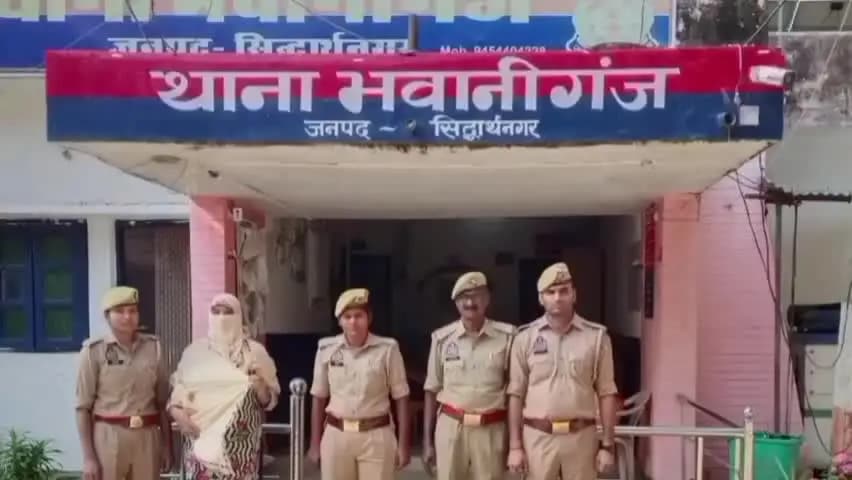 डुमरियागंज: भवानीगंज थाना पुलिस ने एक नफर वारण्टी को गिरफ्तार कर आवश्यक विधिक कार्यवाही पूरी करते हुए न्यायालय भेजा