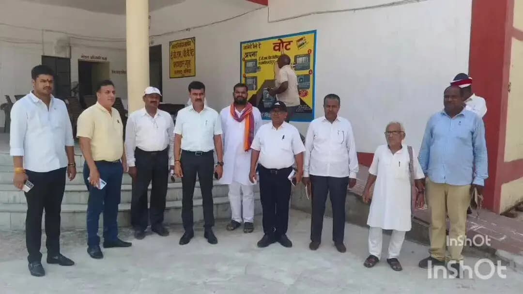 बलिया: डीएम ने ईवीएम-वीवीपैट वेयरहाउस पहुंचकर सुरक्षा व्यवस्था की परख की