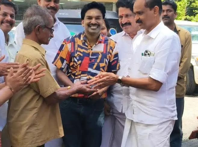 തിരുവനന്തപുരം: തിരുവനന്തപുരം മേയർ കെയർ പദ്ധതിയിൽ 80 ലക്ഷം രൂപ പിരിച്ചു, 250 കിറ്റുകൾ മാത്രം വിതരണം