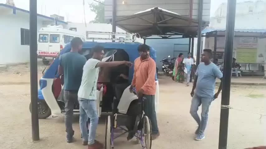लोहरदगा: बॉक्साइट अनलोडिंग के बाद पेशाब करने गए मजदूर की आसमानी बिजली गिरने से मौत