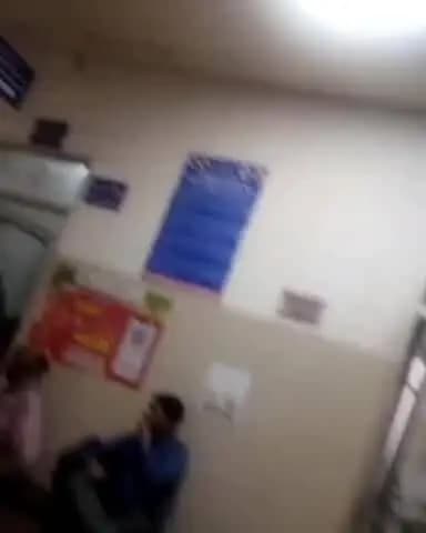 कानपुर: सरकारी अस्पताल में डॉक्टर का ड्राइवर मरीज को देखता रहा, CMS ने चेतावनी दी, FIR कराने की बात कही