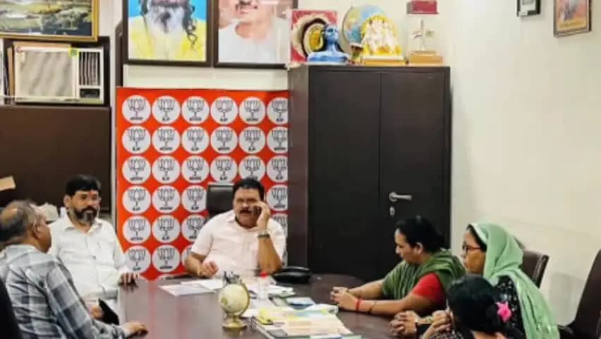 रिठाला में विधायक कुलवंत राणा ने क्षेत्रवासियों की समस्याएं सुनीं, जल्द समाधान का आश्वासन दिया