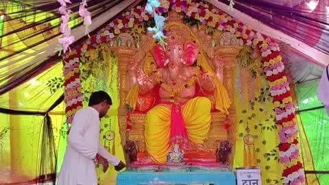 घाटमपुर: अश्वारमऊ गाँव में गणेश पूजन, विधायक सरोज कुरील ने की पूजा-अर्चना