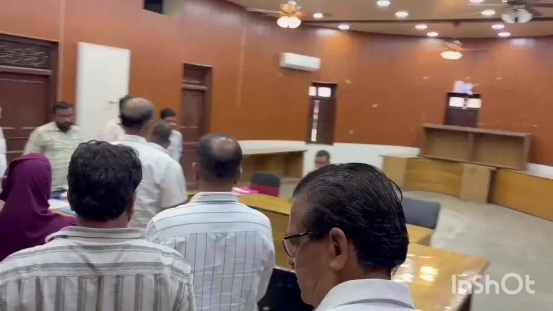 छोटीसादड़ी: छोटीसादड़ी में अध्यक्ष पद के लिए कांग्रेस के दो और भाजपा का एक नामांकन, भाजपा पार्षद पुलिस सुरक्षा में पहुंचे