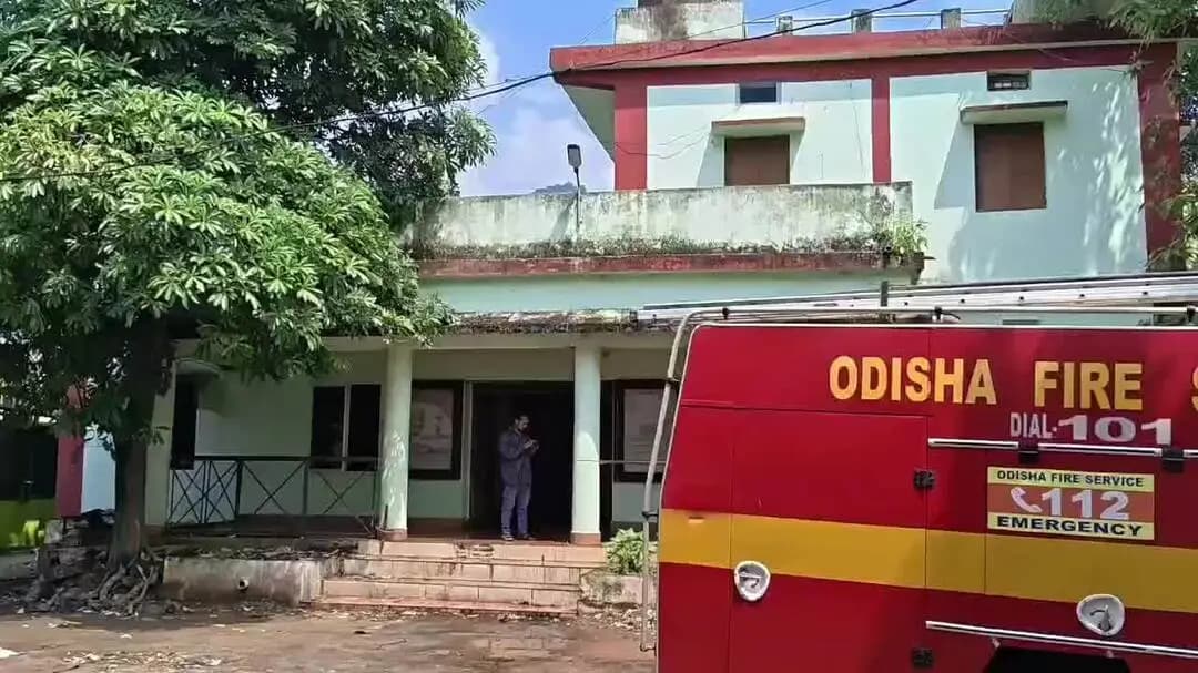 ମୋହନା: ଗଜପତି ଜିଲ୍ଲା ରାୟଗଡ଼ ବ୍ଲକ କାର୍ଯ୍ୟାଳୟ ପରିସରରେ ଭୟାବହ ଅଗ୍ନିକାଣ୍ଡ