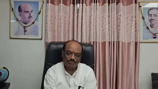 🪔 आइए, जलाएं ‘आशीर्वाद का दीया’ 🪔
माननीय प्रधानमंत्री श्री नरेंद्र मोदी जी के जन्मदिवस 17 सितंबर के अवसर पर शाम 6 से 7 बजे अपने घर के द्वार पर एक दीप जलाकर उनके दीर्घायु, उत्तम स्वास्थ्य एवं राष्ट्रसेवा के संकल्प की सफलता की कामना करें।
आइए, जन-जन के स्नेह और आशीर्वाद से एक दीप जलाएं।
आइए, मिलकर जलाएं—‘आशीर्वाद का दीया’। 🪔
— केंद्रीय राज्यमंत्री श्री दुर्गादास उईके
PMO India
CM Madhya Pradesh
Jansampark Madhya Pradesh
Durgadas Uikey
#सेवा_संकल्प_अभियान #SevaSankalpAbhiyan #AshirwadKaDiya
#JansamparkMP
#बैतूल
#betul