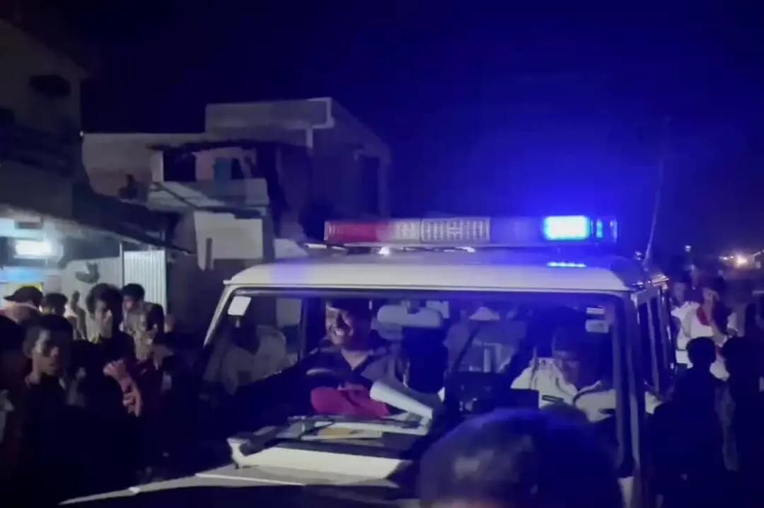 रामगढ़ चौक, बड़हरा गांव में नल जल बंद करने पर पब्लिक किया हंगामा मार पीट का माहौल #patna #lakhisarai @Lakhisarai_Local_Updates