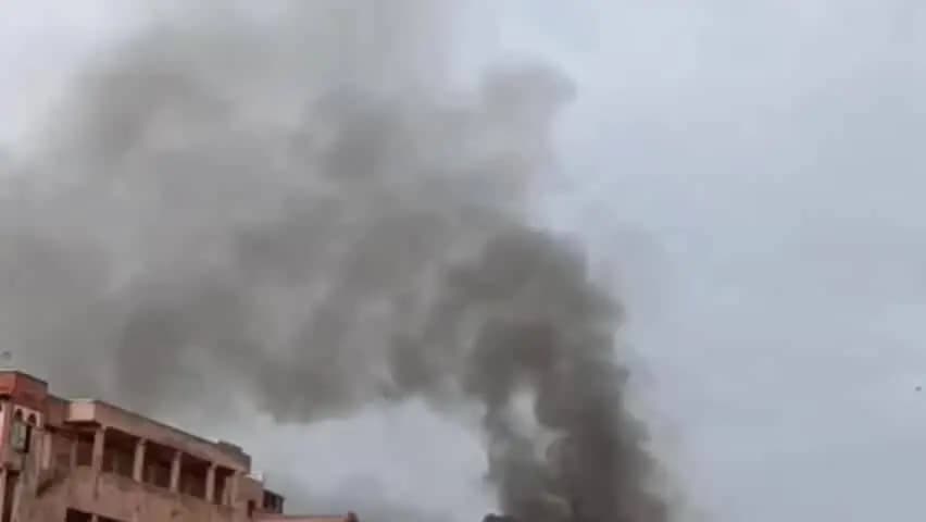 सांगानेर: जयपुर के त्रिपोलिया बाजार में सेठी कॉम्प्लेक्स पुरोहित जी के कटले में अचानक भीषण आग, आसपास के इलाके में मचा हड़कंप