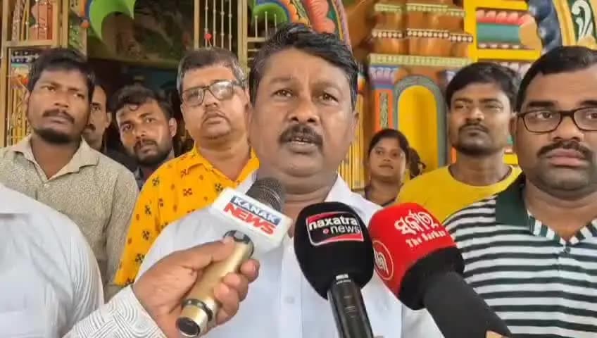ବସ୍ତା: ନାରଗୋଦା ସ୍ଥିତ ଜଗନ୍ନାଥ ମନ୍ଦିରରେ ଖଣ୍ଡେଶ୍ୱର ମଣ୍ଡଳ ପକ୍ଷରୁ ଦୀପ ପ୍ରଜ୍ବଳନ