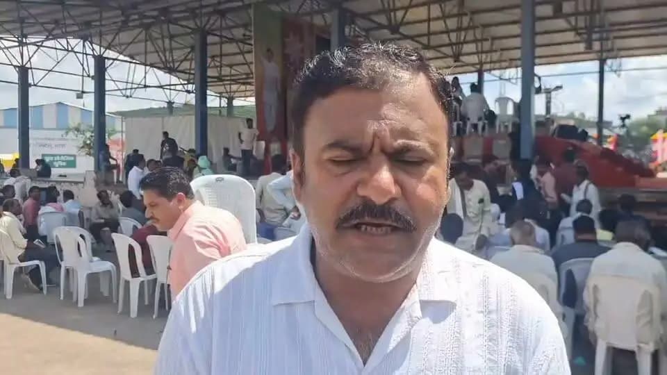 पीएम किसान निधि को जीवनरेखा बताने वाले किसान नीलेश शर्मा ने प्रधानमंत्री मोदी को जन्मदिन की बधाई दी और छोटे किसानों के संबल के लिए आभार जताया।
#PMKisan #jansamparkMP #sagar