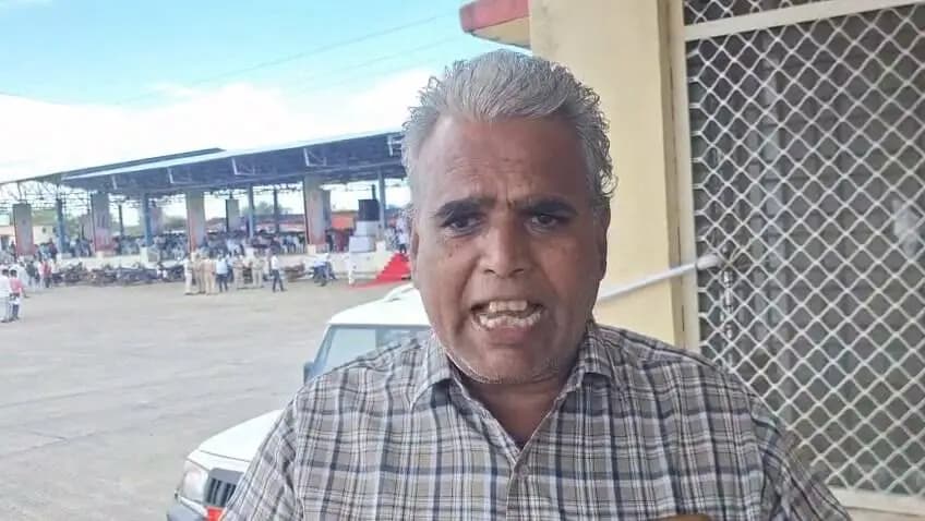 अन्नदाता ने जताया पीएम मोदी का आभार " 🌾🇮🇳
केवलारी कलां के किसान धनीराम गुप्ता ने पीएम मोदी को जन्मदिन की बधाई दी और किसान-हितैषी योजनाओं के लिए आभार जताया।
#jansamparkMP #sagar