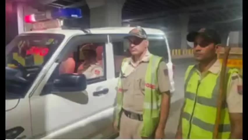 यमुना विहार: दिल्ली के चार जिलों में पुलिस की चौकसी बढ़ी, रात में वाहनों की जांच और बार्डर पर निगरानी तेज