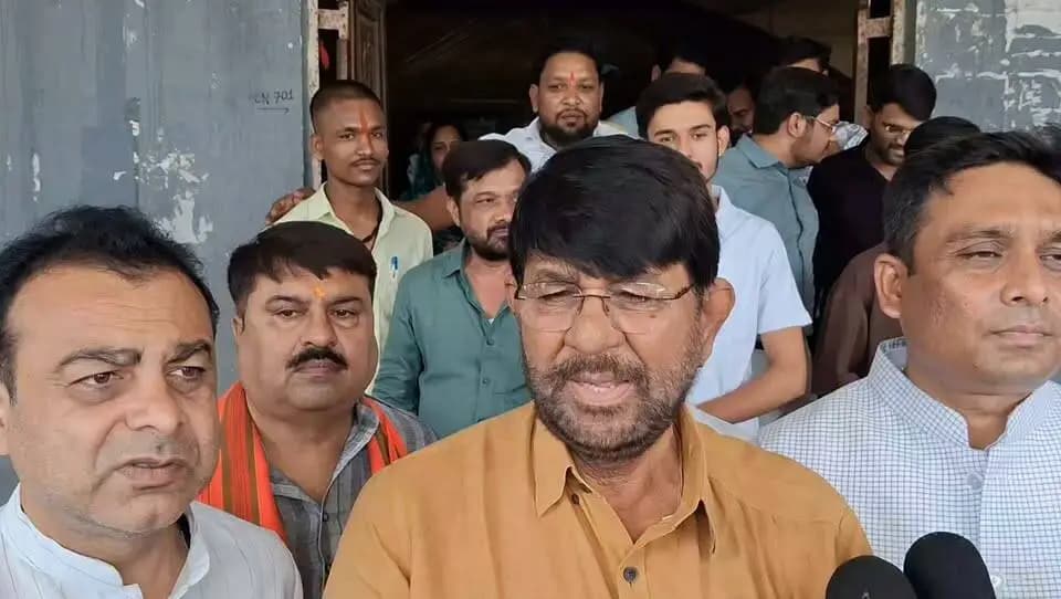 रक्त का निर्माण कृत्रिम रूप से नहीं किया जा सकता, बल्कि एक स्वस्थ व्यक्ति के स्वैच्छिक रक्तदान से ही इसकी उपलब्धता सुनिश्चित होती है- राज्यमंत्री श्री पटेल