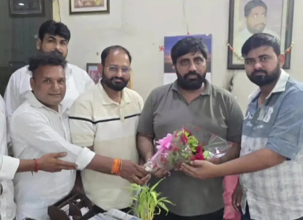 रोहतक: भारतीय किसान संगठन की डबवाली में समाजसेवी जग्गा सिंह बराड़ से मुलाकात