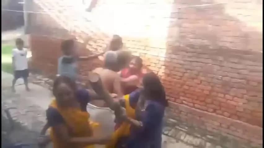 बेल्थरा रोड: पशुहारी गांव के भूमि विवाद में मां-बेटी से मारपीट के मामले में पुलिस पर एकतरफा कार्रवाई का आरोप, पीड़िता ने न्याय की गुहार लगाई
