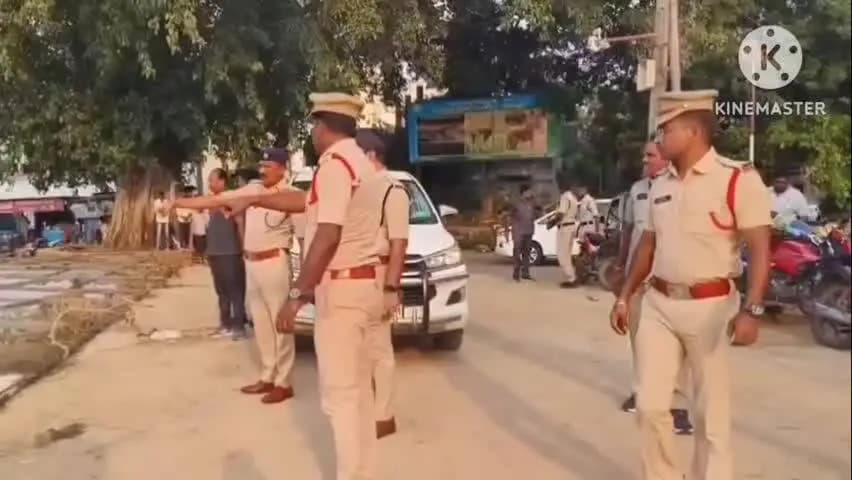 చెన్నూరు: చెన్నూరు చెరువు ఘాట్ను పరిశీలించిన డీసీపీ భాస్కర్