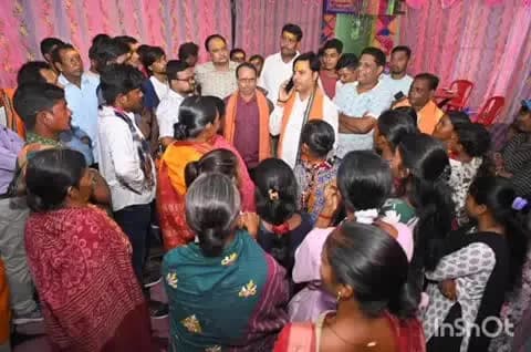ଝାରସୁଗୁଡା: ବିଶ୍ୱକର୍ମା ପୂଜାରେ ସାମିଲ ହେଲେ ବିଧାୟକ ଟଙ୍କଧର ତ୍ରିପାଠୀ