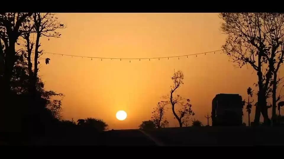 जनसेवा से राष्ट्रसेवा के 25 वर्ष
बदल रहे हैं गांव, बदल रही है #मध्यप्रदेश की पहचान
प्रधानमंत्री श्री Narendra Modi जी एवं मुख्यमंत्री Dr Mohan Yadav जी के नेतृत्व में मध्यप्रदेश में विकास की नई गति।
#दतिया जिले के 50 से अधिक गांवों को सड़क निर्माण से मिली सुगम यातायात की सुविधा, कम समय में सफर।
PMO India
CM Madhya Pradesh
Jansampark Madhya Pradesh
#datia #CMMadhyaPradesh #JansamparkMP
#सेवा_संकल्प_अभियान #SevaSankalpAbhiyan