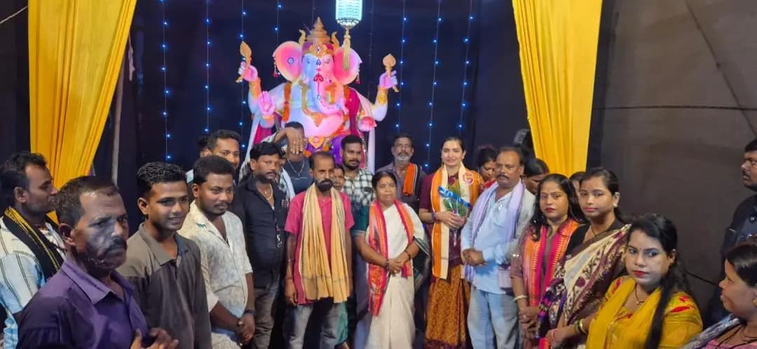 କଟକ ପୌରାଞ୍ଚଳ: ବାରବାଟି କଟକ ବିଧାୟିକା ସୋଫିଆ ଫିର୍ଫୋଷଙ୍କ ଗଣେଶ ପୂଜା ମଣ୍ଡପ ଦର୍ଶନ ଏବଂ ସମସ୍ୟା ସମାଧାନ