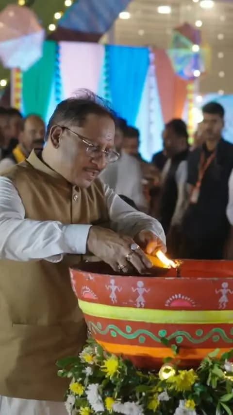 सेवा के संकल्प के नाम, आशीर्वाद का दीया। दीपों की इस ज्योति से रोशन हो छत्तीसगढ़, सेवा और सुशासन के संकल्प से आगे बढ़े छत्तीसगढ़।।
#सेवा_संकल्प_अभियान #आशीर्वाद_का_दीया #ashirwadkadiya
#SevaSankalpAbhiyan#cgkeashirwadkadiya