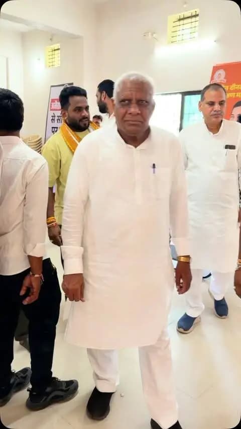 देश के यशस्वी प्रधानमंत्री जी के जन्मदिन के अवसर पर सेवा संकल्प अभियान के तहत रक्तदान शिविर का आयोजन।। रक्तदान महादान#hilightseveryonefollowers #narendramodi #arunsao