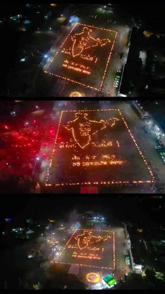 एक लाख दीयों की रोशनी, राष्ट्र निर्माण का संकल्प! 🇮🇳
जिला मुख्यालय बालोद में आज 'सेवा संकल्प अभियान' के तहत आयोजित 'आशीर्वाद का दीया' कार्यक्रम ऐतिहासिक और अद्वितीय रहा।
इस भव्य आयोजन में प्रज्वलित 1 लाख दीपों से भारत के मानचित्र की अद्भुत आकृति बनाई गई, जो देश के यशस्वी प्रधानमंत्री श्री नरेंद्र मोदी जी के 25 वर्षों के अद्वितीय सेवा, समर्पण और सुशासन काल के प्रति जन-जन के अगाध आभार को दर्शाती है।
कार्यक्रम में मुख्य अतिथि सांसद श्री भोजराज नाग की गरिमामयी उपस्थिति रही। आशीर्वाद का दीया प्रज्वलित करने विभिन्न वर्गों के नागरिकों, वरिष्ठ जनप्रतिनिधियों, तथा जिला प्रशासन के अधिकारियों व कर्मचारियों का अभूतपूर्व सहयोग रहा।
#सेवा_संकल्प_अभियान #आशीर्वाद_का_दीया #AshirwadKaDiya #SevaSankalpAbhiyan #SevaSankalp #JanSeva #JanBhagidari #ViksitChhattisgarh #SevaSeVikas #CGkeAshirwadkaDiya #sevasankalpabhiyan #modiat25 #vishnubhaiya