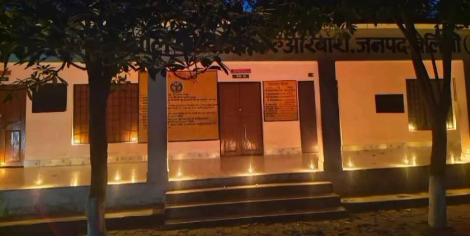 बांसडीह: सेवा दिवस के अवसर पर उच्च प्राथमिक विद्यालय मिश्रवलिया में आशीर्वाद से जगमगा उठा विद्यालय परिसर