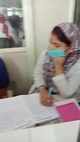 नरवर समुदाय स्वास्थ्य केंद्र मे अभी भी चल रही मनमानी कोई अधिकारी नहीं है ऐसा जो स्टाफ के खिलाफ एक्शन ले सके