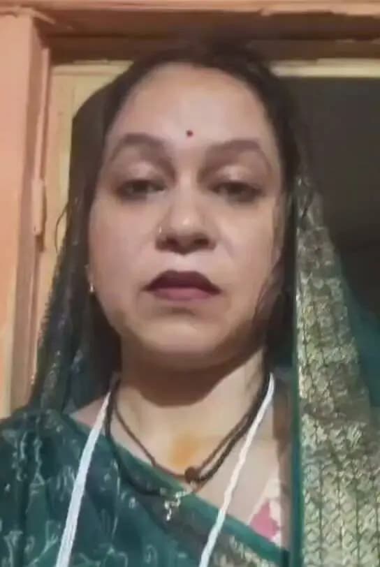 सेवा संकल्प अभियान अंतर्गत जिला अस्पताल में आयोजित विशाल रक्तदान शिविर में रक्तदान कर एक अनमोल जीवन बचाने का अवसर मिला, इसके प्रधानमंत्री जी का बहुत-बहुत धन्यवाद - श्रीमती आरती सिकरवार, भिण्ड
#CMMadhyaPradesh
#JansamparkMP
#सेवा_संकल्प_अभियान
#SevaSankalpAbhiyan
#भिण्ड
#Bhind