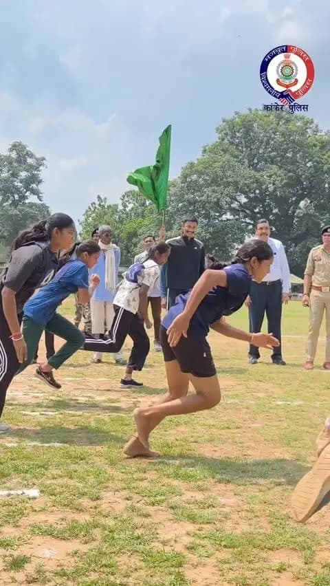 🟩 कोयलीबेड़ा में “मिशन रक्षक” की शुरुआत! 💪
257 युवाओं को पुलिस एवं पैरामिलिट्री भर्ती की तैयारी के लिए निःशुल्क शारीरिक प्रशिक्षण।
कांकेर पुलिस एवं BSF के प्रशिक्षित प्रशिक्षकों द्वारा दौड़, सहनशक्ति एवं विभिन्न फिजिकल इवेंट्स का अभ्यास कराया जाएगा।
🟩 मिशन रक्षक — युवाओं को अवसर, तैयारी को दिशा और लक्ष्य तक पहुंचने का संकल्प।
#MissionRakshak #KankerPolice #Chhattisgarhpolice #BSF