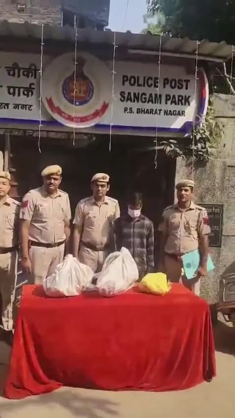 रोहिणी: थाना भारत नगर ने चोरों को किया गिरफ्तार, चोरी की बड़ी संपत्ति बरामद