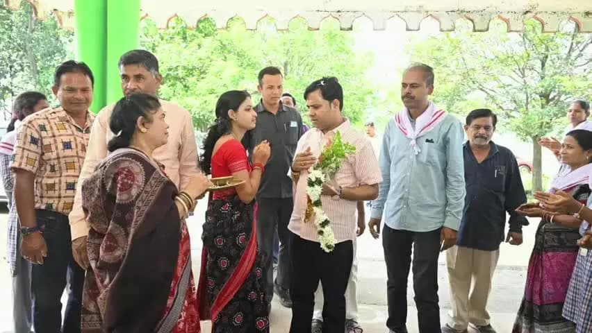 ଝାରସୁଗୁଡା: ଲଇକେରା ବ୍ଲକ ଅନ୍ତର୍ଗତ ଭାତଲାଇଡ଼ା ମହାବିଦ୍ୟାଳୟ ‘ସାଇବର ସୁରକ୍ଷା ଅଭିଯାନ ଓଡ଼ିଶା-୨୦୨୬’ କାର୍ଯ୍ୟକ୍ରମରେ ଅନୁଷ୍ଠିତ