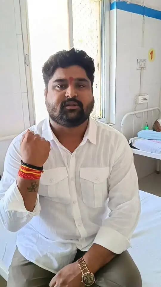#सेवा_संकल्प_अभियान के तहत #सतना समाजसेवी श्री रूद्र रंजीत त्रिपाठी ने रक्तदान कर,दूसरों से भी #रक्तदान करने का आग्रह किया।
Narendra Modi
#JansamparkMP
CM Madhya Pradesh
Dr Mohan Yadav
#MegaBloodDonationCampaign
#सेवा_संकल्प_अभियान #SevaSankalpAbhiyan #AshirwadKaDiya