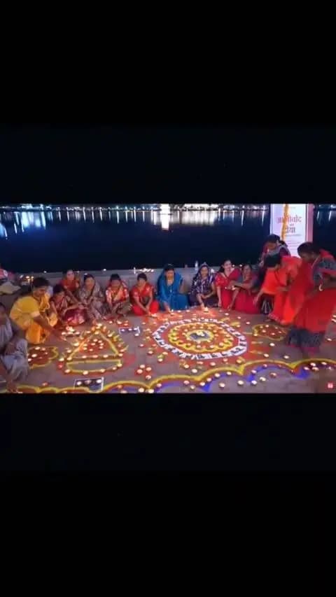 🪔 25 लाख से अधिक दीयों की चमक से राजधानी हुई रोशन...
प्रधानमंत्री श्री नरेंद्र मोदी जी के सार्वजनिक जीवन के 25 वर्ष पूर्ण होने के अवसर पर ‘आशीर्वाद का दीया’ से जगमगाई राजधानी की भव्य झलक देखिए।
#सेवा_संकल्प_अभियान #SevaSankalpAbhiyan #SevaSankalp #आशीर्वाद_का_दीया